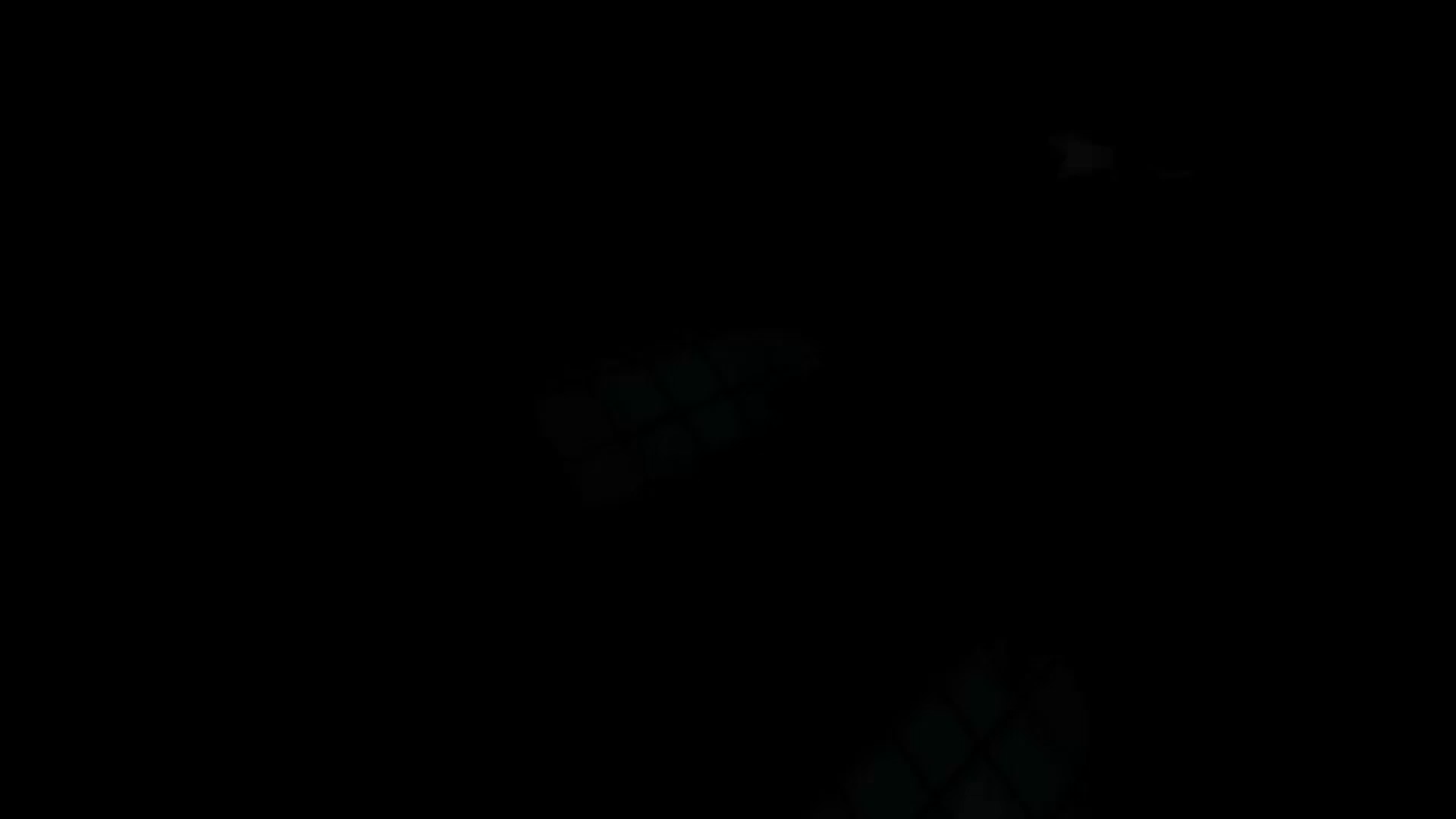 Здесь так темно. Темная пустота. То так темно. Темная улица с фонарями. То так темно.